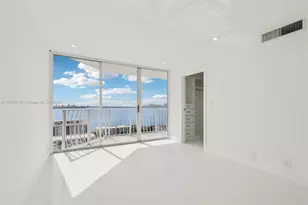 7601 E Treasure Dr, North Bay Village, FL 33141 - Photo 21