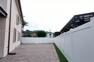 8618 W 33rd Ave, Hialeah, FL 33018 - Photo 25