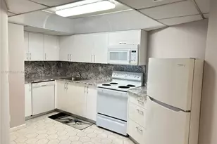 1000 Parkview Dr, Hallandale Beach, FL 33009 - Photo 7