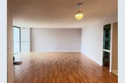 1000 Parkview Dr #511, Hallandale Beach, FL 33009 - Photo 3