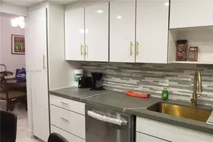 5005 Collins Ave, Miami Beach, FL 33140 - Photo 9