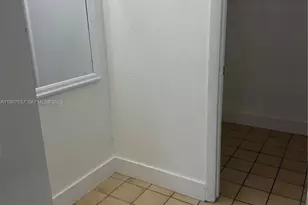 6190 W 19th Ave, Hialeah, FL 33012 - Photo 23