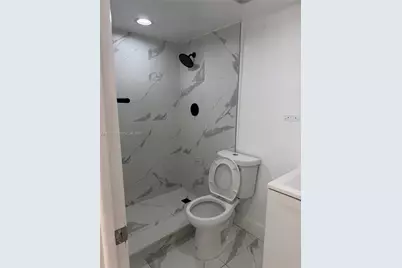 6190 W 19th Ave #303, Hialeah, FL 33012 - Photo 19