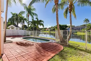 13950 Oak Ridge Dr, Davie, FL 33325 - Photo 5