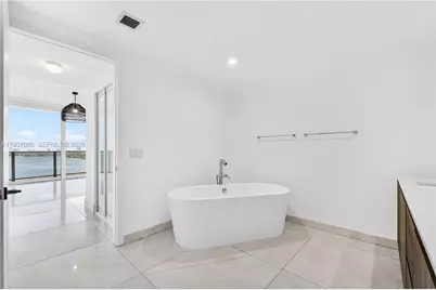 488 NE 18th St #1815, Miami, FL 33132 - Photo 15