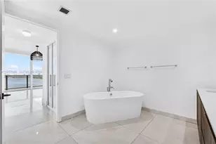 488 NE 18th St, Miami, FL 33132 - Photo 15