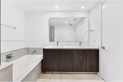 488 NE 18th St #1815, Miami, FL 33132 - Photo 21