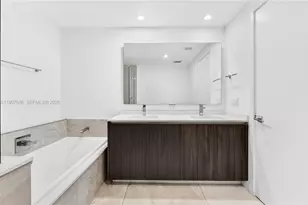 488 NE 18th St, Miami, FL 33132 - Photo 21