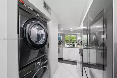 6800 Cypress Rd #513, Plantation, FL 33317 - Photo 5
