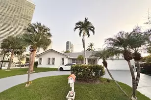 204 191st St, Sunny Isles Beach, FL 33160 - Photo 51