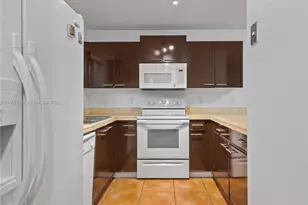 6205 Kendale Lakes Circle, Miami, FL 33183 - Photo 13