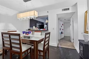 2206 S Cypress Bend Dr, Pompano Beach, FL 33069 - Photo 7