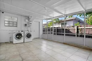 261 NE 172nd St, North Miami Beach, FL 33162 - Photo 23