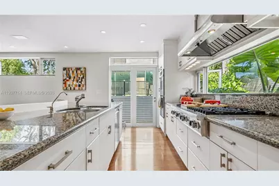 4805 Cherokee Ave, Miami Beach, FL 33140 - Photo 7