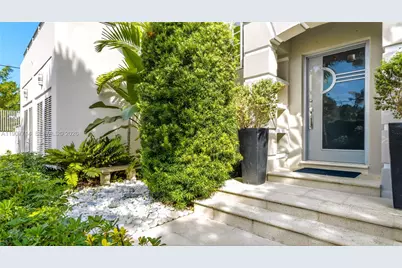 4805 Cherokee Ave, Miami Beach, FL 33140 - Photo 1