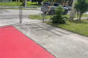 2141 NW 26th Ave, Fort Lauderdale, FL 33311 - Photo 3