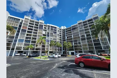600 Parkview Dr #911, Hallandale Beach, FL 33009 - Photo 11