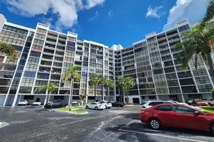 600 Parkview Dr, Hallandale Beach, FL 33009 - Photo 11