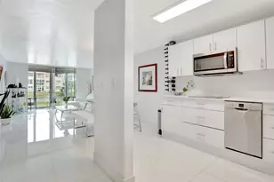 2931 E Sunrise Lakes Dr, Sunrise, FL 33322 - Photo 5