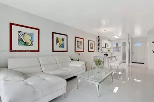 2931 E Sunrise Lakes Dr, Sunrise, FL 33322 - Photo 9