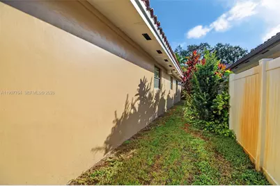 15010 Dunbarton Pl, Miami Lakes, FL 33016 - Photo 33