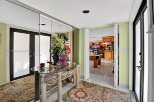 15010 Dunbarton Pl, Miami Lakes, FL 33016 - Photo 5