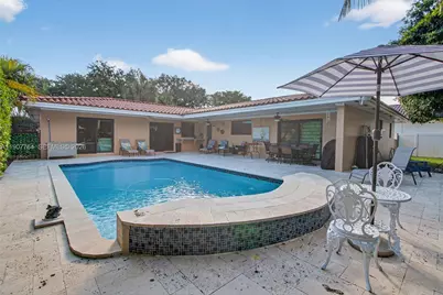 15010 Dunbarton Pl, Miami Lakes, FL 33016 - Photo 27