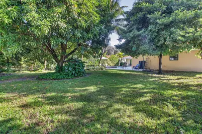 15010 Dunbarton Pl, Miami Lakes, FL 33016 - Photo 29