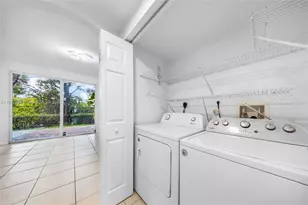 12040 SW 28th St, Miramar, FL 33025 - Photo 7
