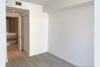 55 SW 9th St #2510, Miami, FL 33130 - Photo 9