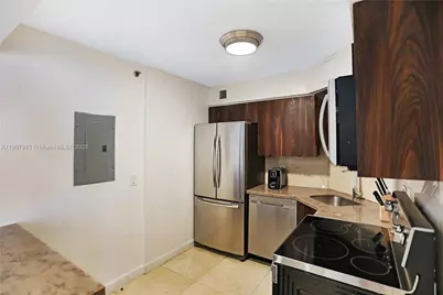 5225 Collins Ave #1216, Miami Beach, FL 33140 - Photo 13