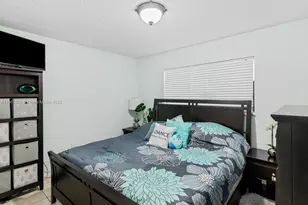 8851 NW 119th St, Hialeah Gardens, FL 33018 - Photo 15