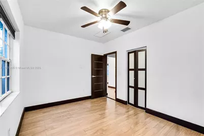 8335 E Crespi Blvd #4, Miami Beach, FL 33141 - Photo 11