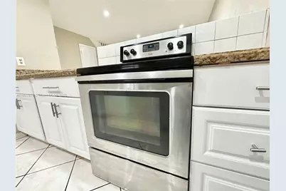 10554 NW 3rd St, Pembroke Pines, FL 33026 - Photo 9