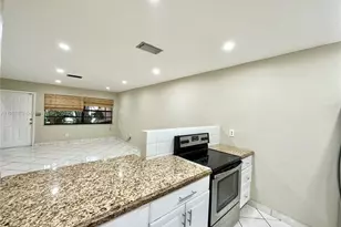 10554 NW 3rd St, Pembroke Pines, FL 33026 - Photo 13