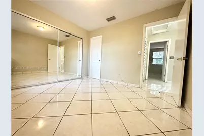 10554 NW 3rd St, Pembroke Pines, FL 33026 - Photo 29