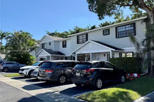 10554 NW 3rd St, Pembroke Pines, FL 33026 - Photo 1