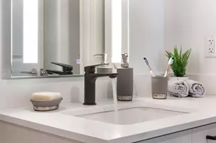 221 SW 12th St, Miami, FL 33130 - Photo 15