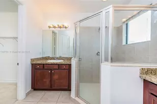 11670 SW 13th Ln, Pembroke Pines, FL 33025 - Photo 25