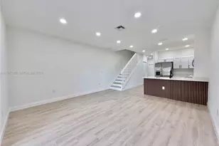 4412 Woodland Cir, Tamarac, FL 33319 - Photo 3