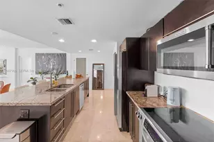 665 NE 25th St, Miami, FL 33137 - Photo 15