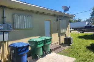751 NW 96th St, Miami, FL 33150 - Photo 11
