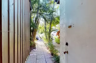 4222 SW 87th Terrace, Davie, FL 33328 - Photo 5