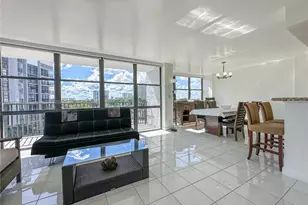 800 Parkview Dr, Hallandale Beach, FL 33009 - Photo 17