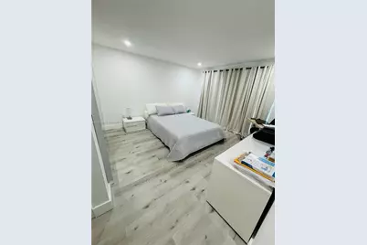 1555 W 44th Pl #214D, Hialeah, FL 33012 - Photo 17