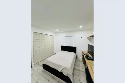 1555 W 44th Pl #214D, Hialeah, FL 33012 - Photo 15