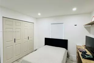 1555 W 44th Pl, Hialeah, FL 33012 - Photo 15