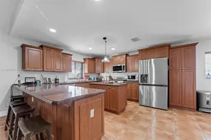 32301 SW 202nd Pl, Homestead, FL 33030 - Photo 13