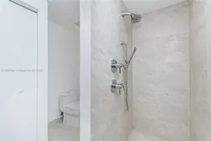 488 NE 18th St, Miami, FL 33132 - Photo 21