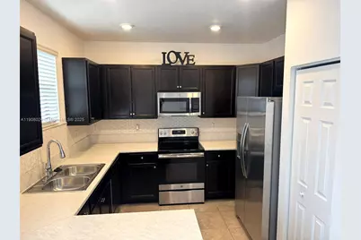 3354 SE 1st Ct, Homestead, FL 33033 - Photo 5